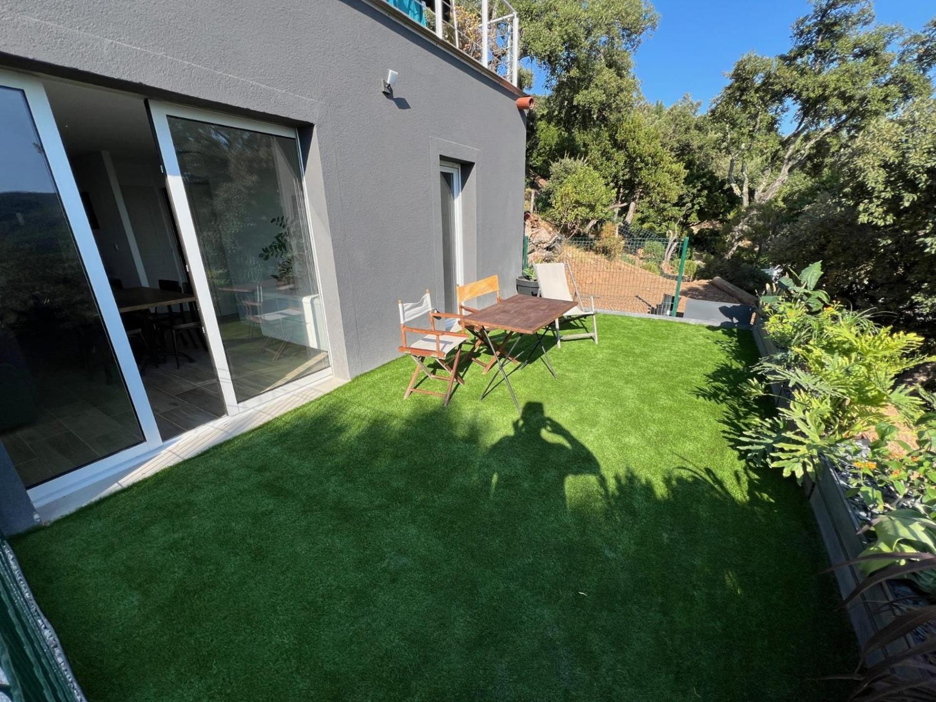 Valcros - Jardin Vue * La Londe-les-Maures